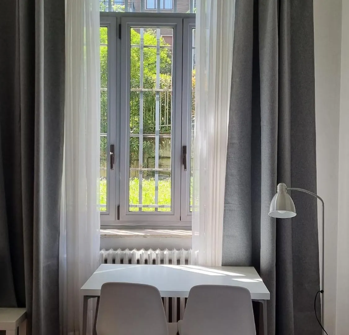 Elegante Apartmento Citylife Fiera Milán 0*,