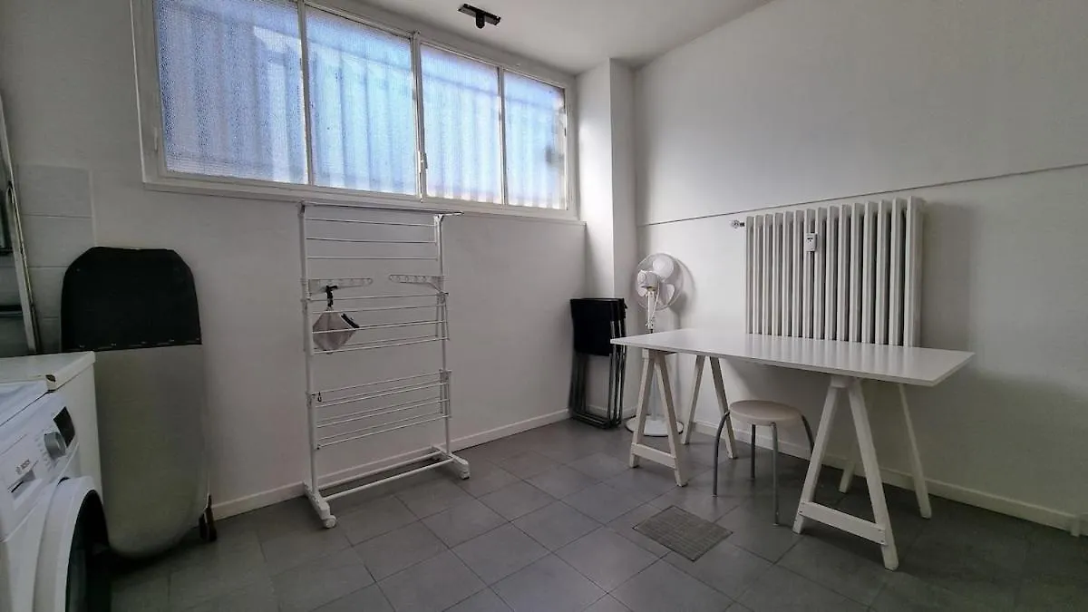 Elegante Apartmento Citylife Fiera Milán 0*,